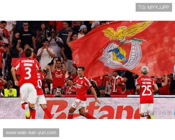 欧冠激情时刻，球迷的呐喊震天动地，欧冠名场面